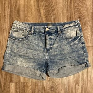 5 Pocket Stonewashed Soho Jean Shorts